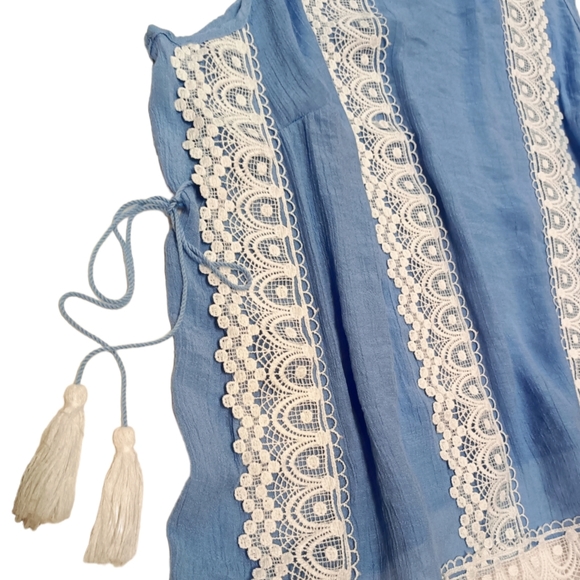 Zac & Rachel | Della Robia Blue with White Lace Sleeveless Top | Size 3X - Picture 3 of 4